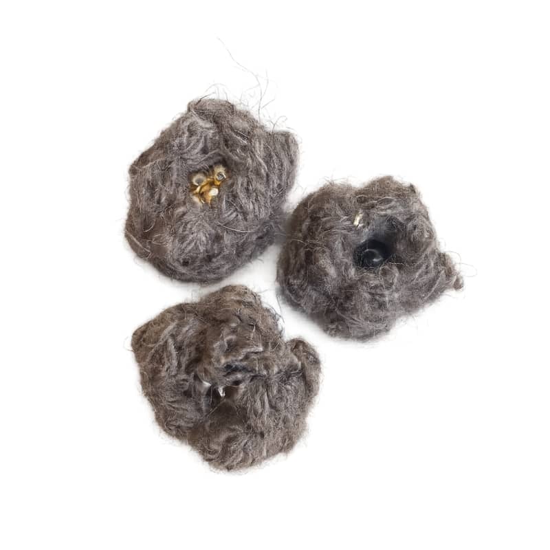 Broche en laine de dromadaire